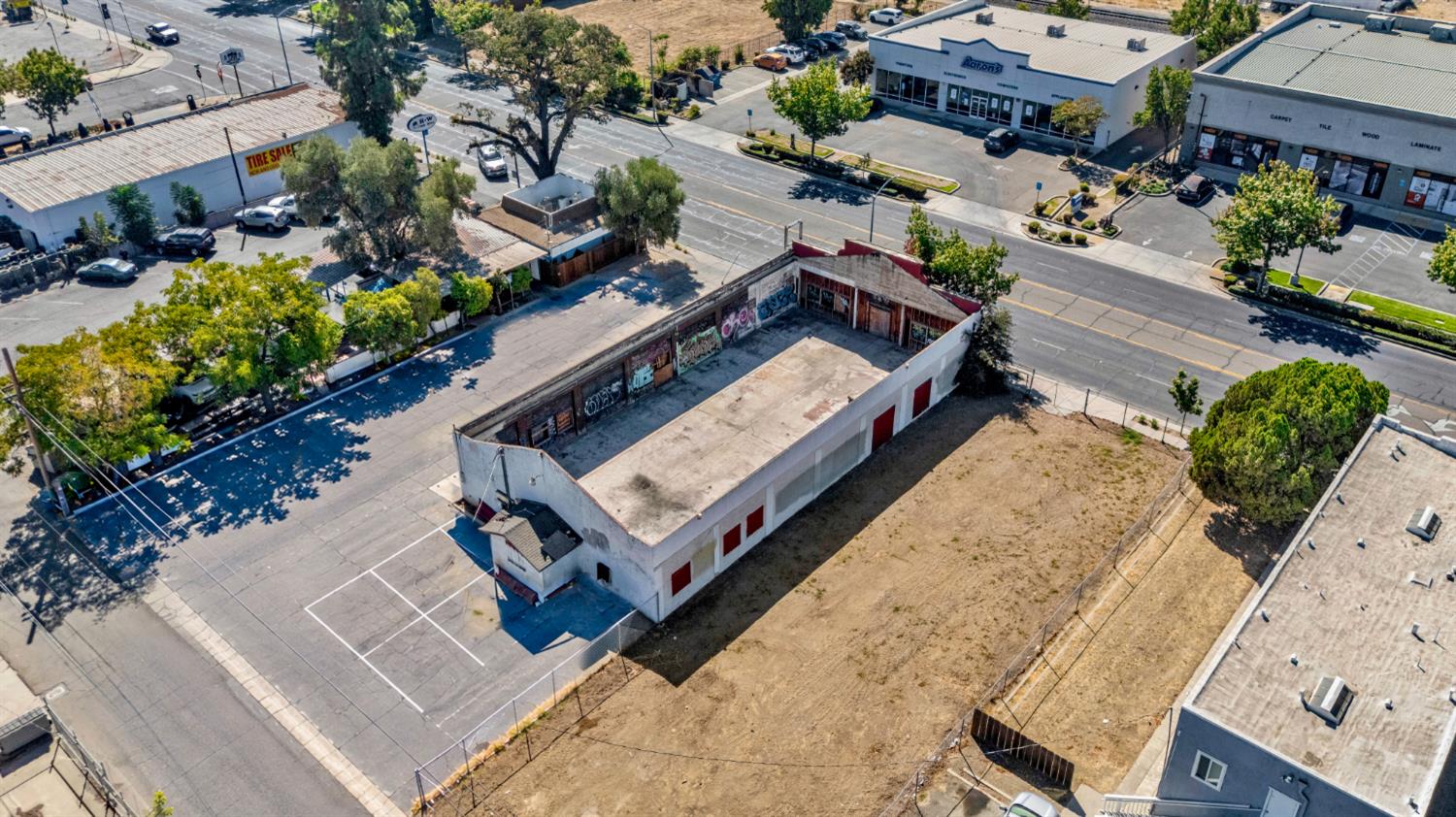 149 W 16th St, Merced, CA 95340