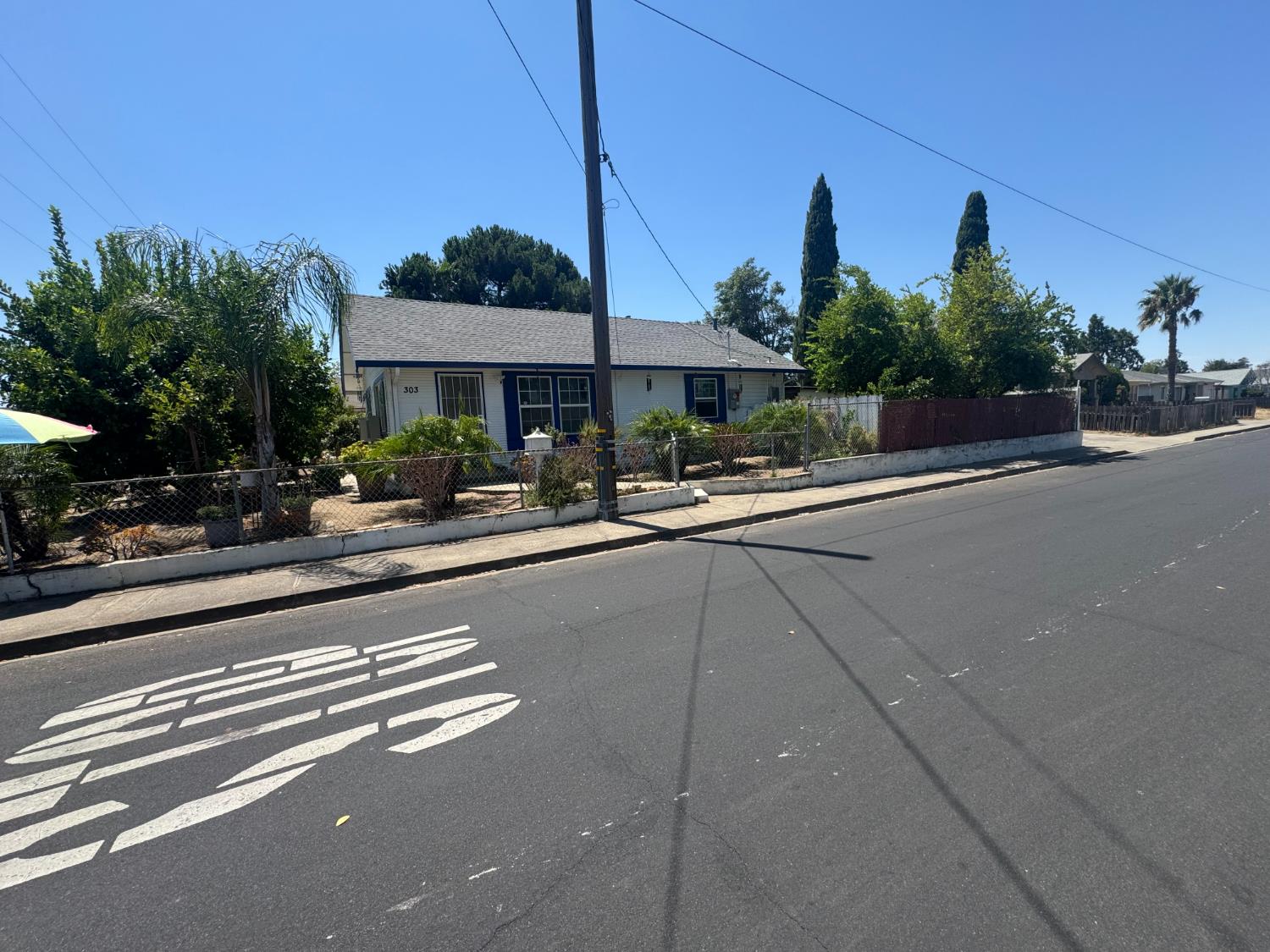 303 Locust Ave, Manteca, CA 95337
