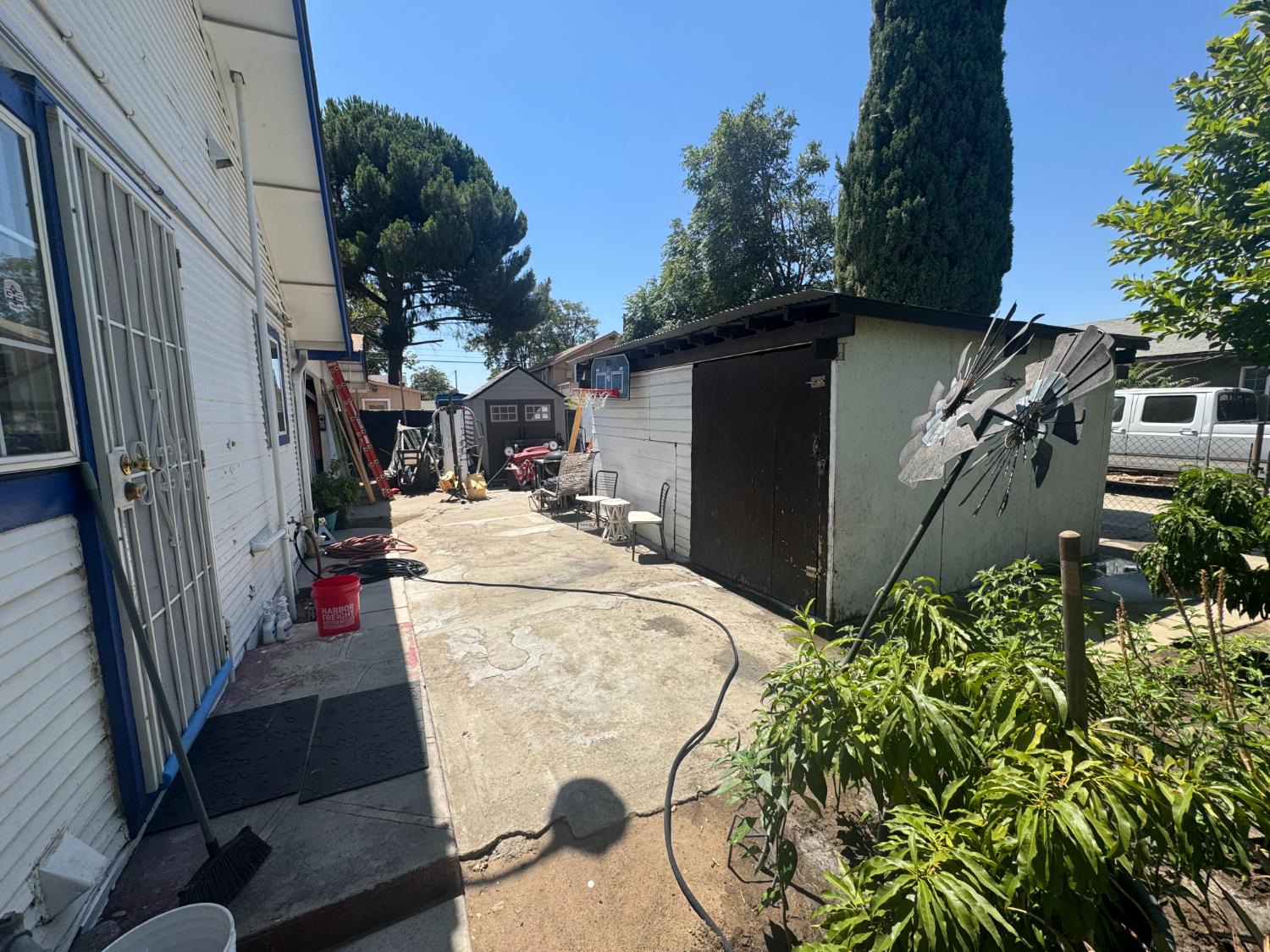 303 Locust Ave, Manteca, CA 95337