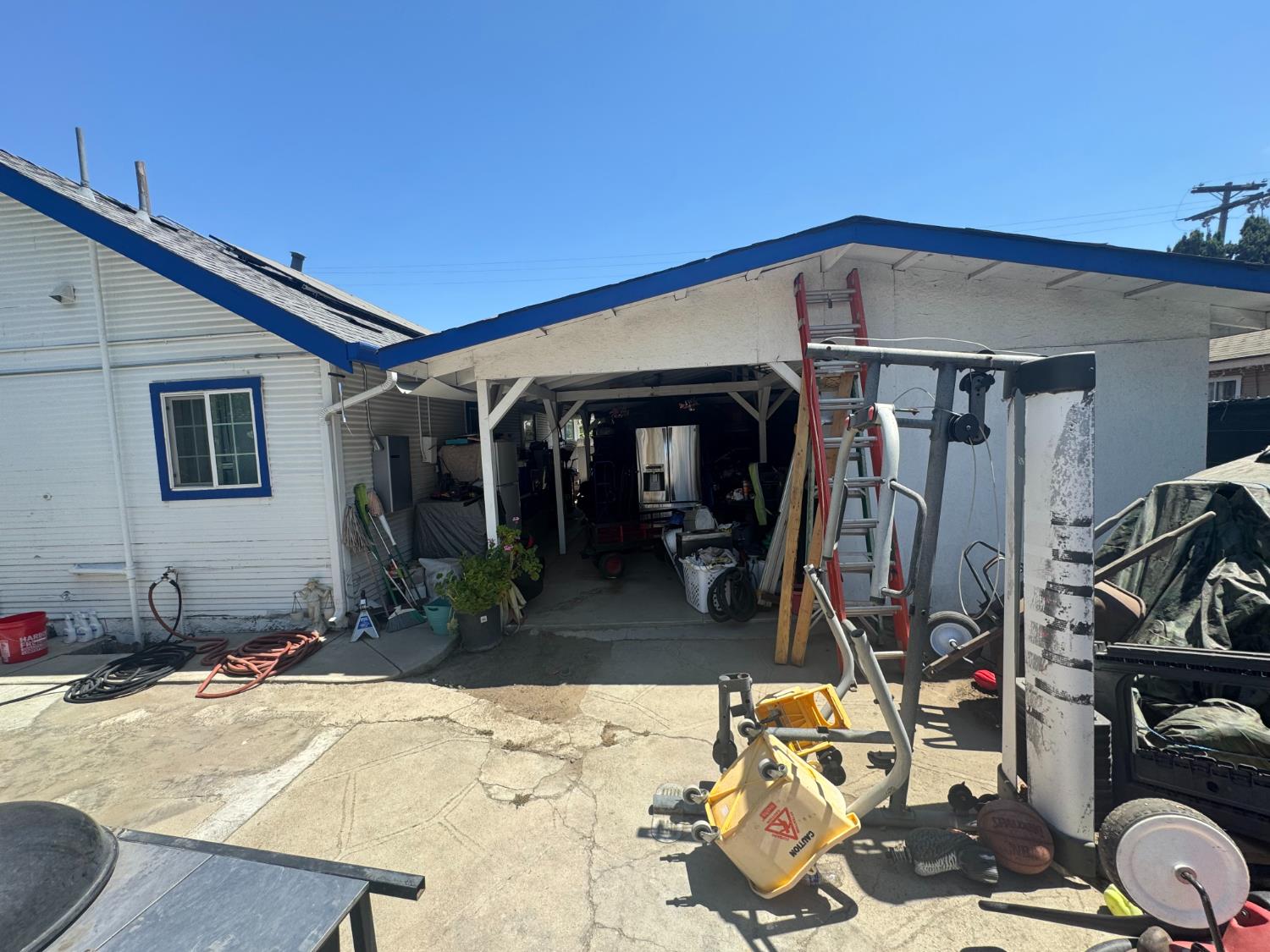 303 Locust Ave, Manteca, CA 95337