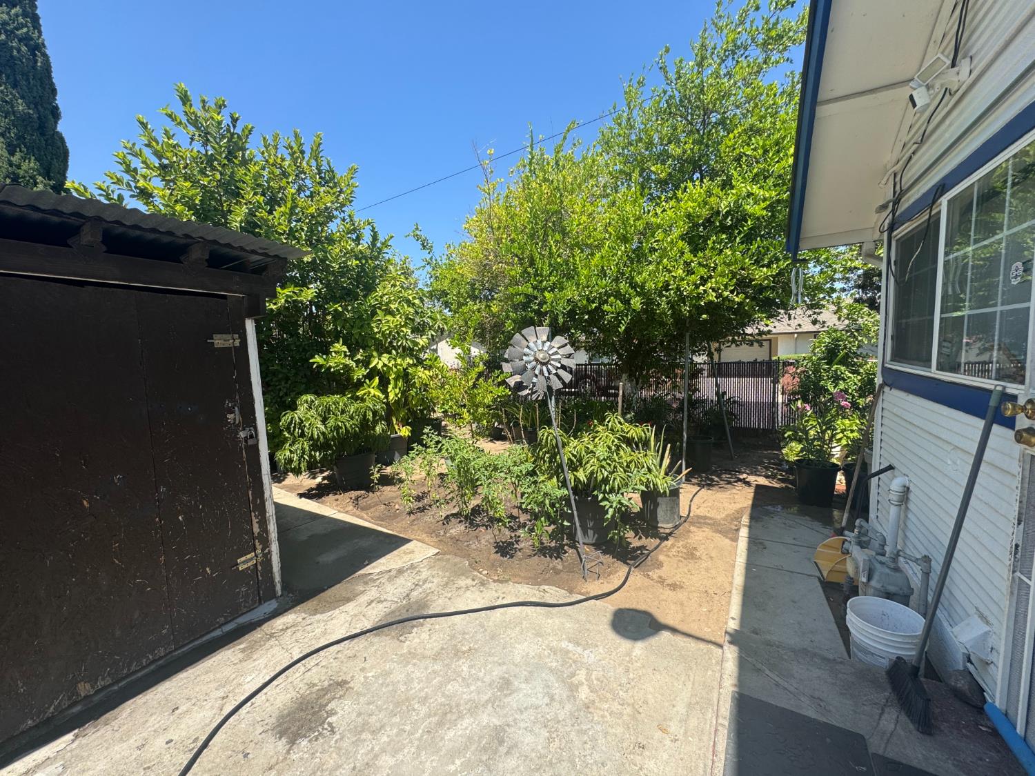 303 Locust Ave, Manteca, CA 95337