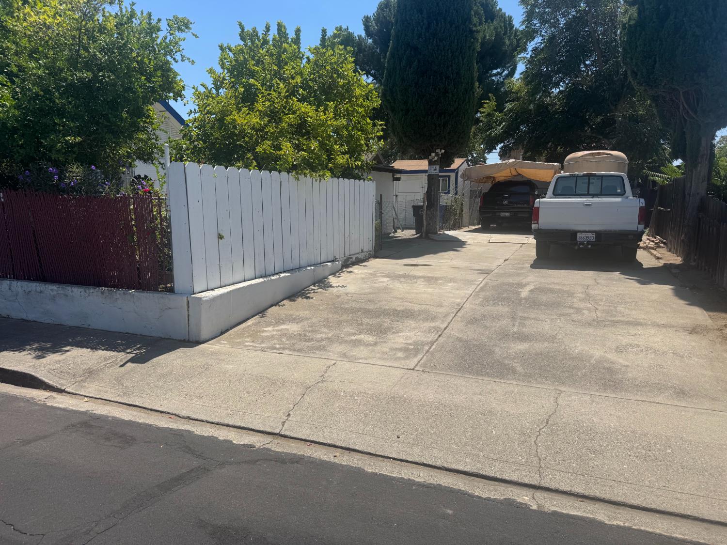 303 Locust Ave, Manteca, CA 95337