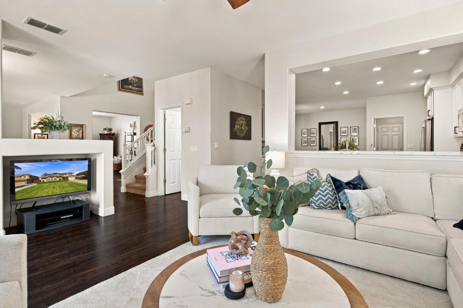2503 Donatello St, Manteca, CA 95337