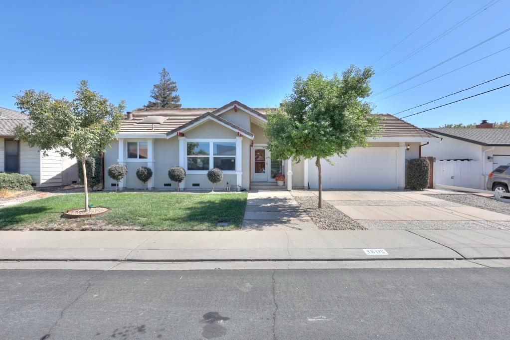 3808 Poinsettia Dr, Modesto, CA 95356