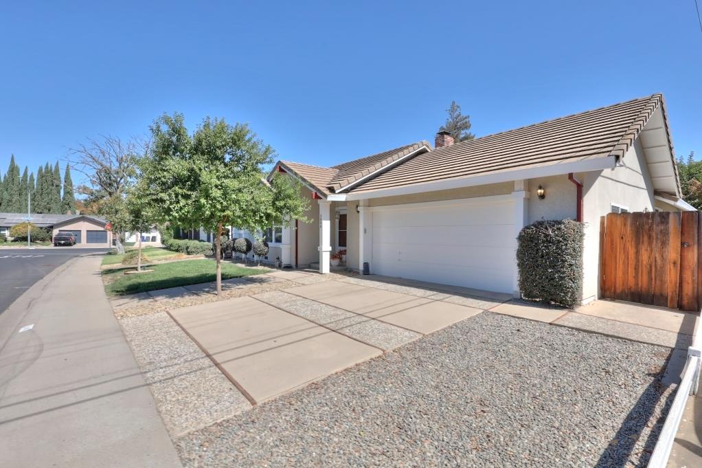 3808 Poinsettia Dr, Modesto, CA 95356