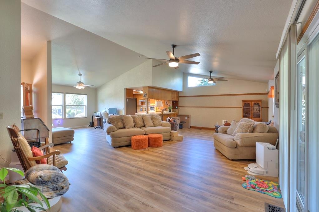 3808 Poinsettia Dr, Modesto, CA 95356