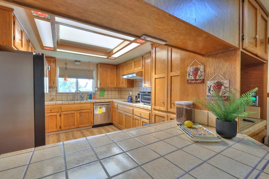 3808 Poinsettia Dr, Modesto, CA 95356