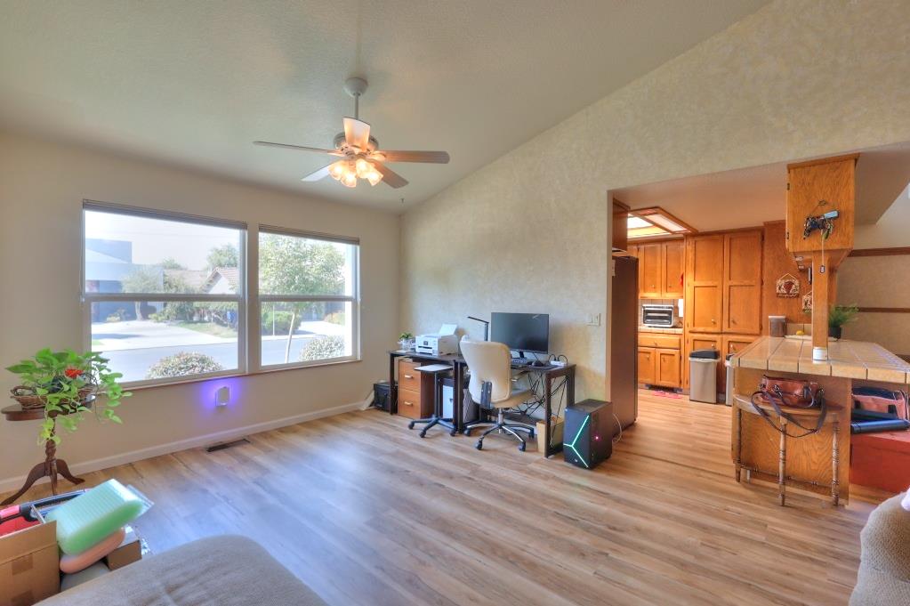 3808 Poinsettia Dr, Modesto, CA 95356