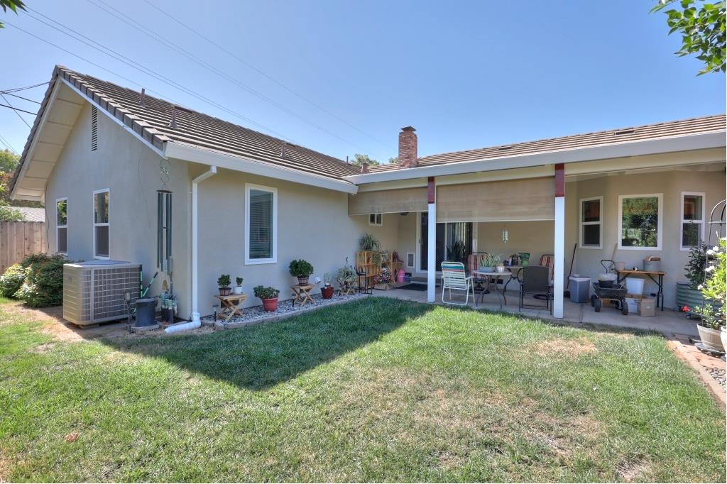 3808 Poinsettia Dr, Modesto, CA 95356