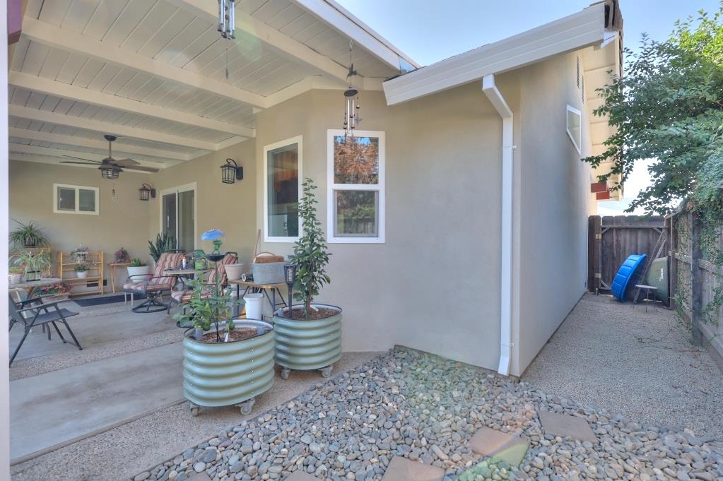 3808 Poinsettia Dr, Modesto, CA 95356