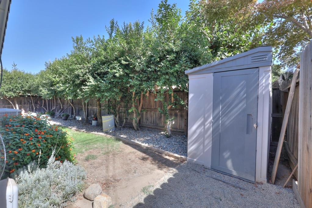 3808 Poinsettia Dr, Modesto, CA 95356