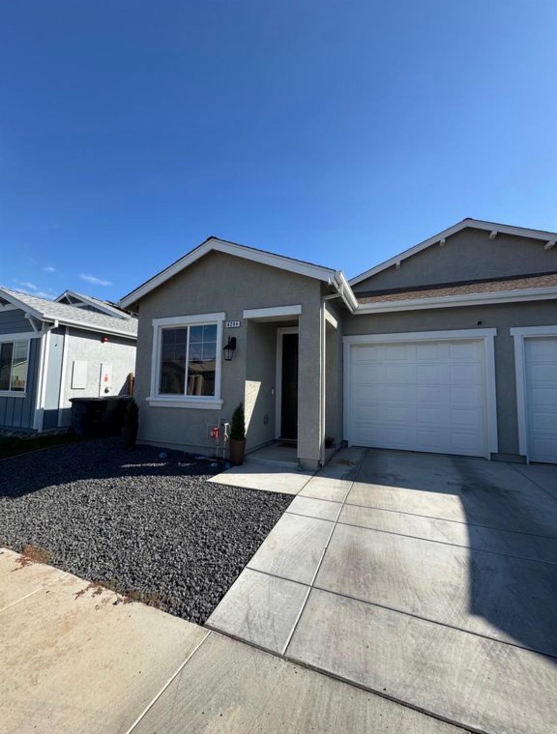 6204 Chavez Ct, Riverbank, CA 95367