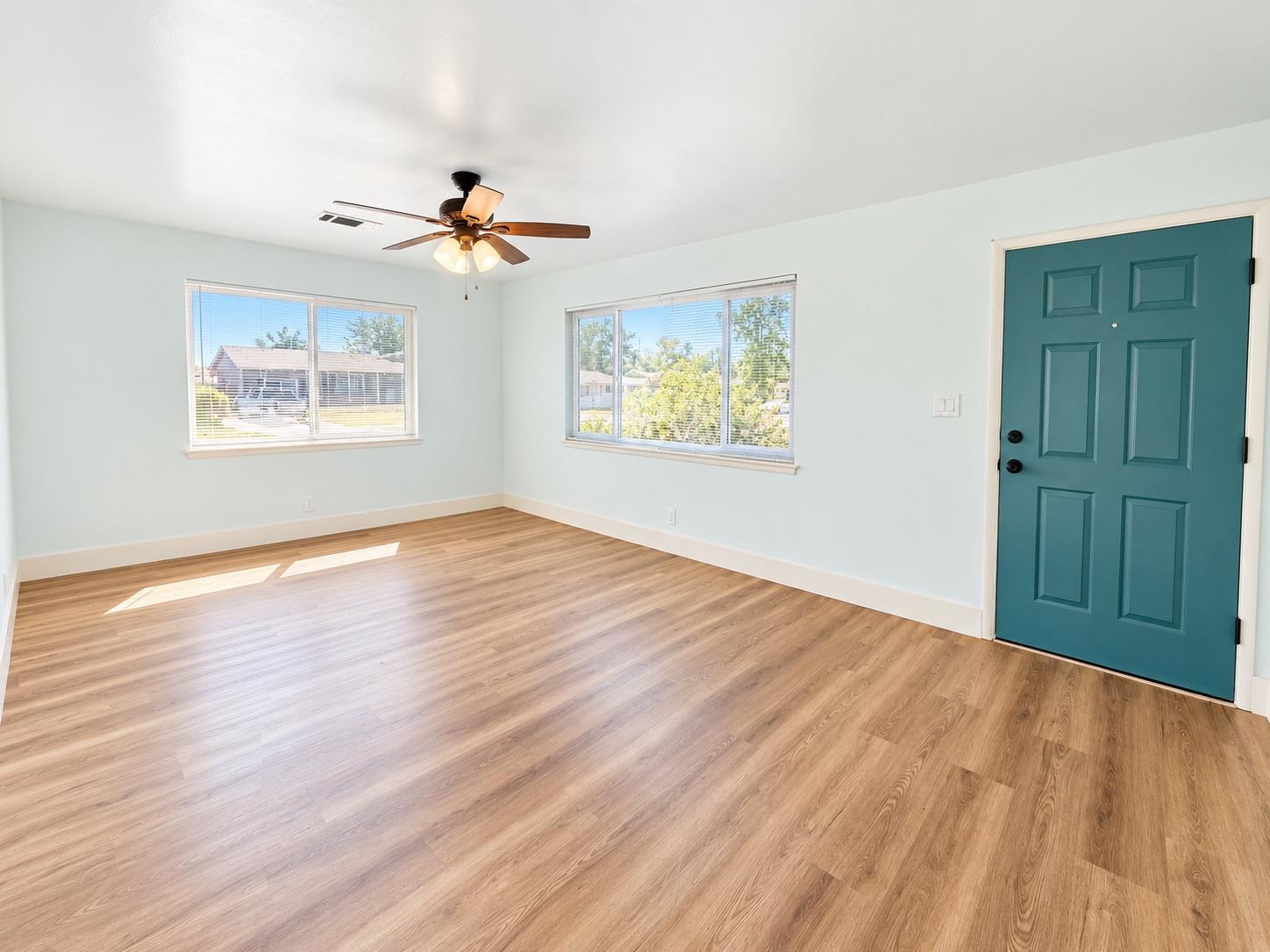 3856 N Hacienda Dr, Fresno, CA 93705