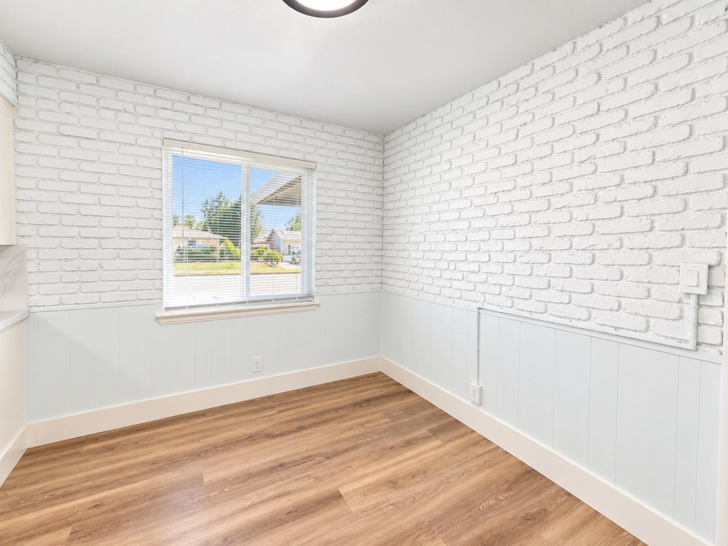 3856 N Hacienda Dr, Fresno, CA 93705