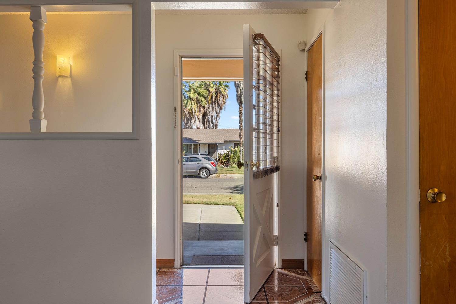 913 Sylvia St, Gustine, CA 95322