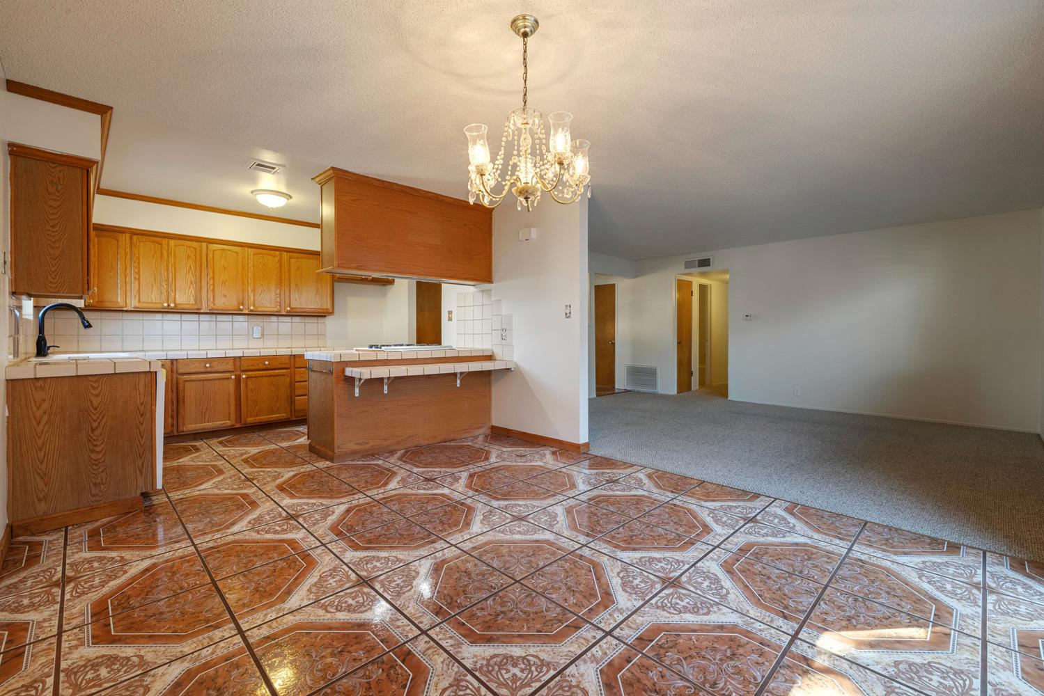 913 Sylvia St, Gustine, CA 95322