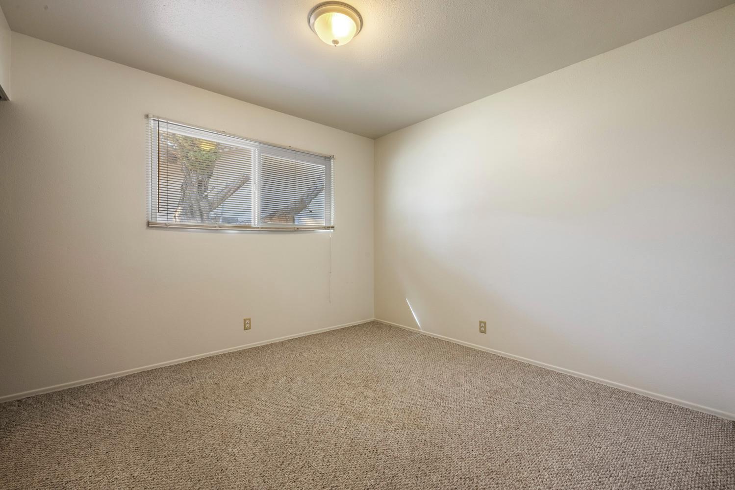 913 Sylvia St, Gustine, CA 95322