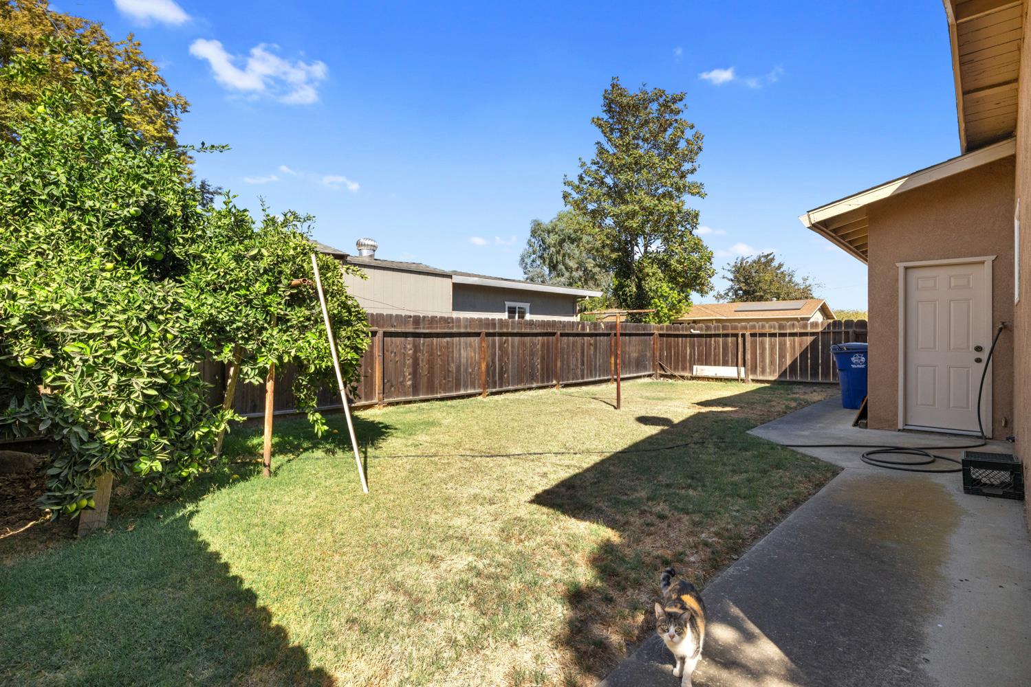 913 Sylvia St, Gustine, CA 95322