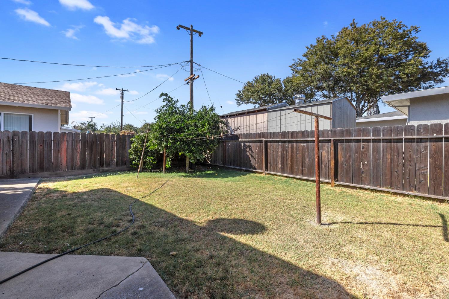 913 Sylvia St, Gustine, CA 95322