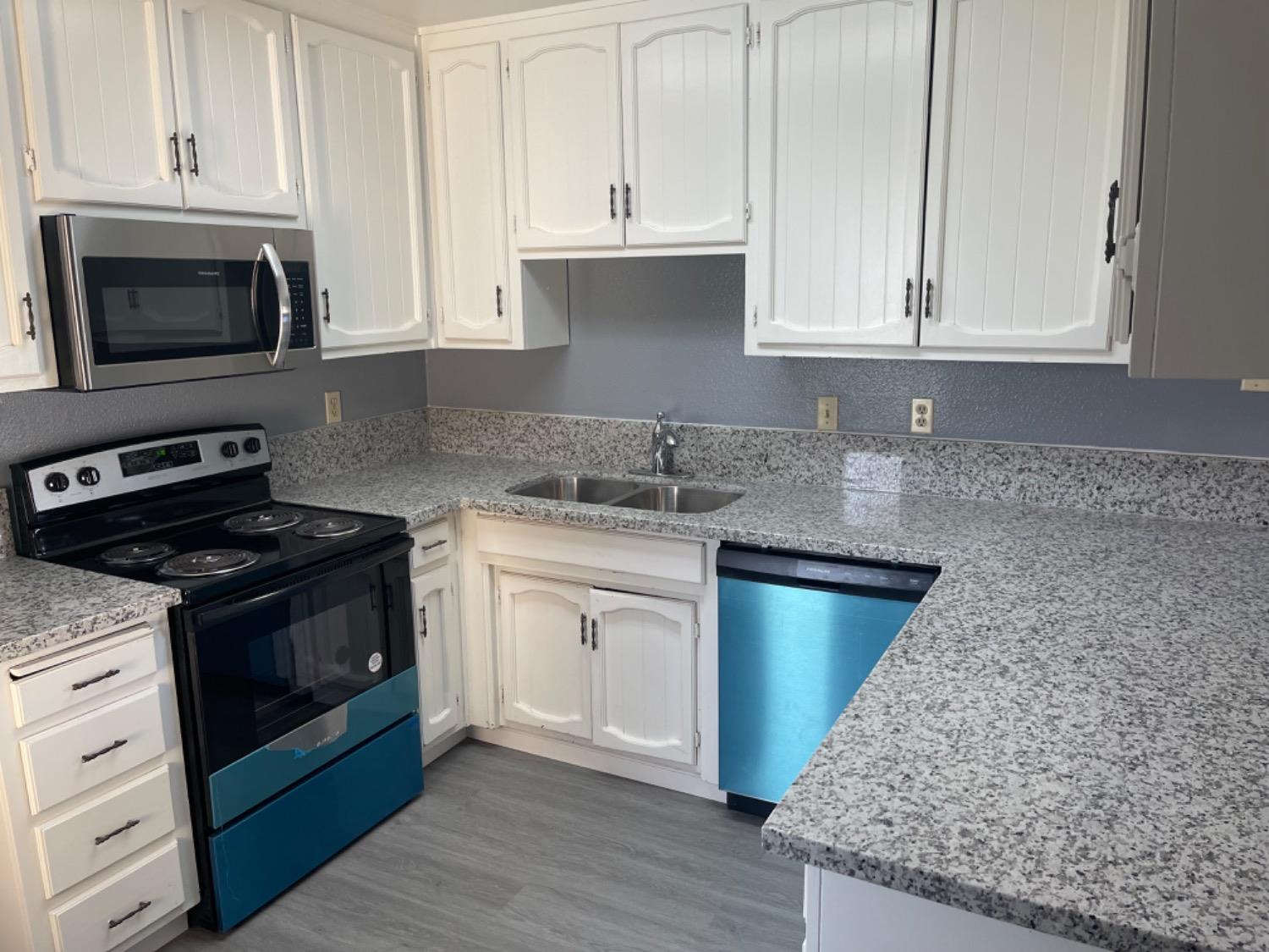 1647 1649 Moffett Rd, Ceres, CA 95307