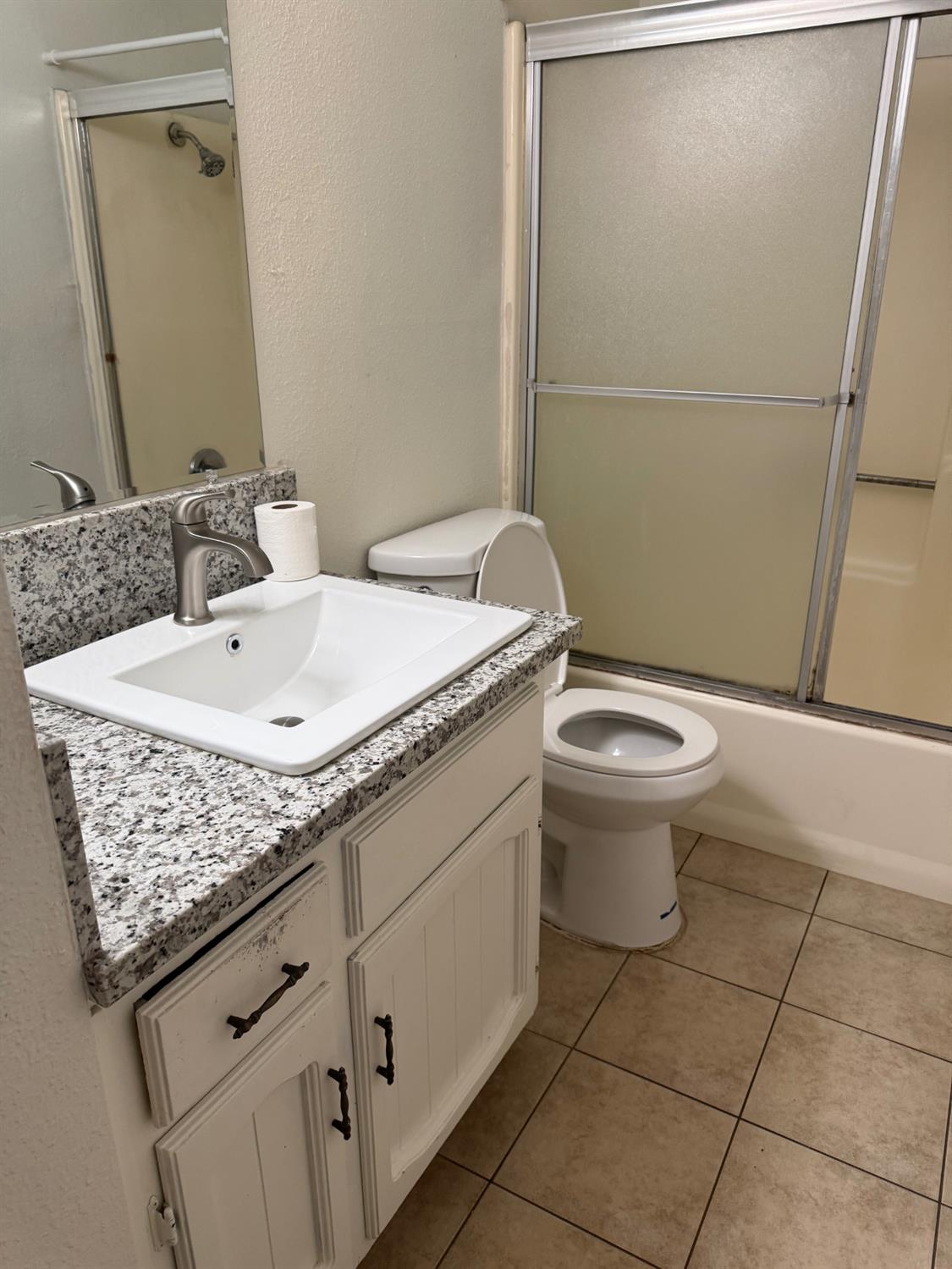 1647 1649 Moffett Rd, Ceres, CA 95307