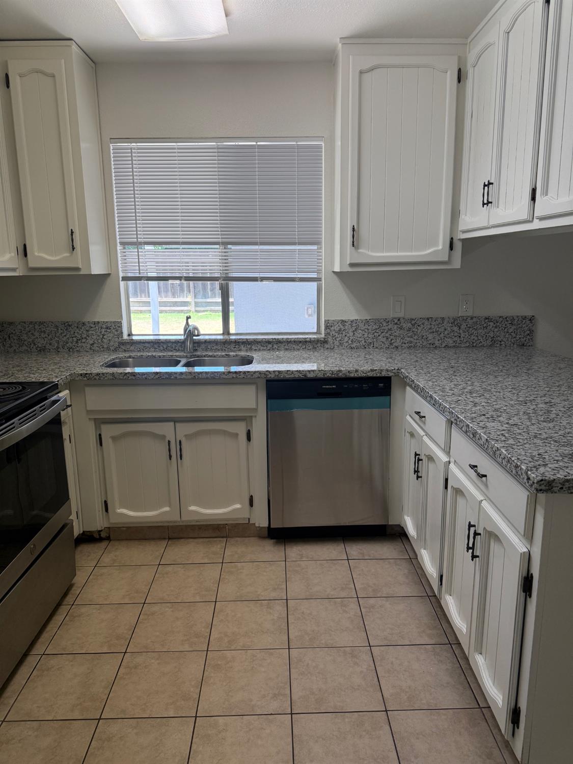 1647 1649 Moffett Rd, Ceres, CA 95307