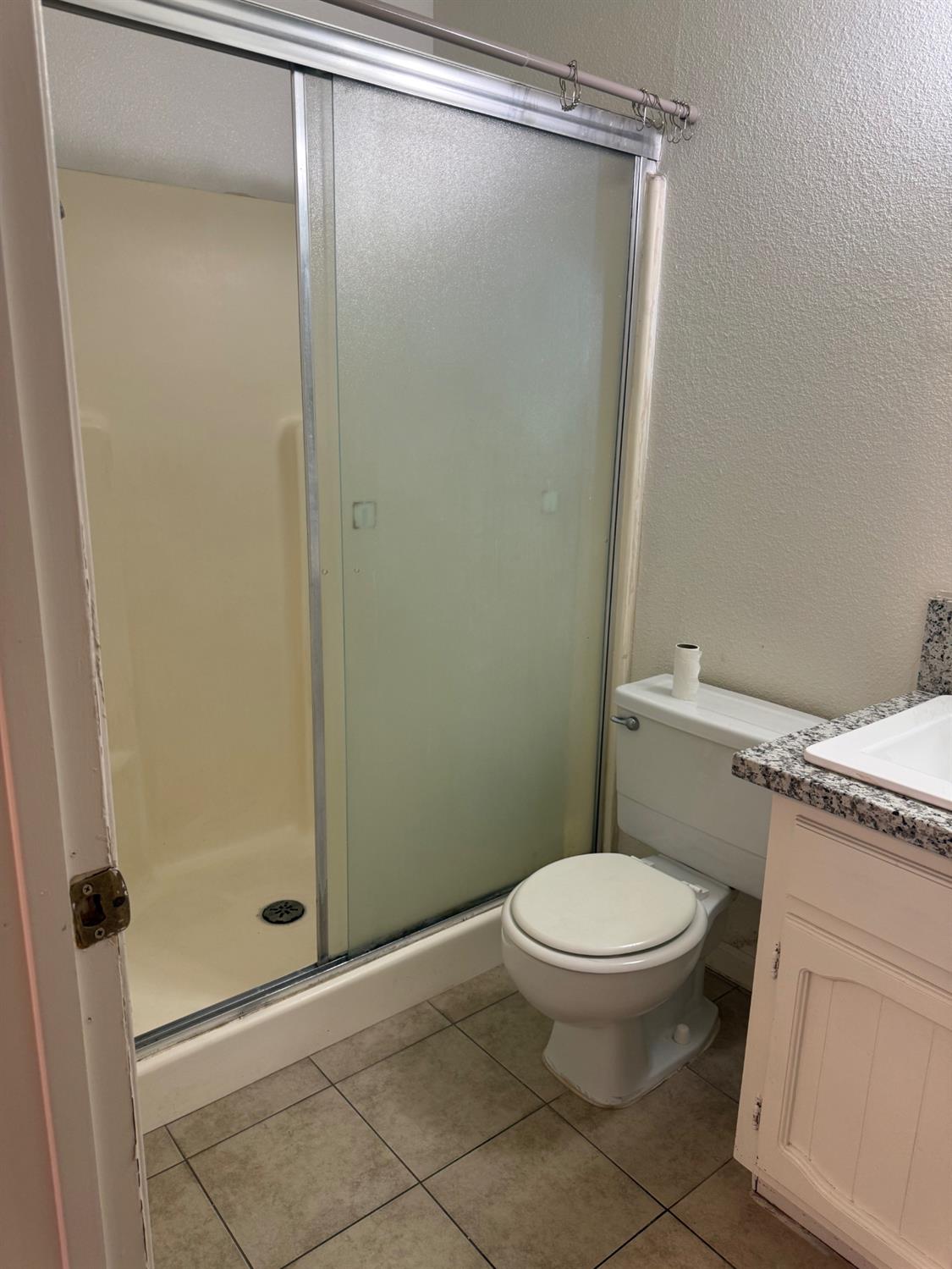 1647 1649 Moffett Rd, Ceres, CA 95307