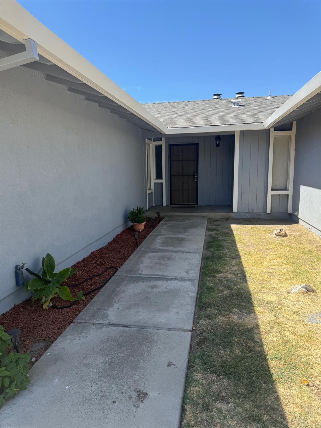 1647 1649 Moffett Rd, Ceres, CA 95307