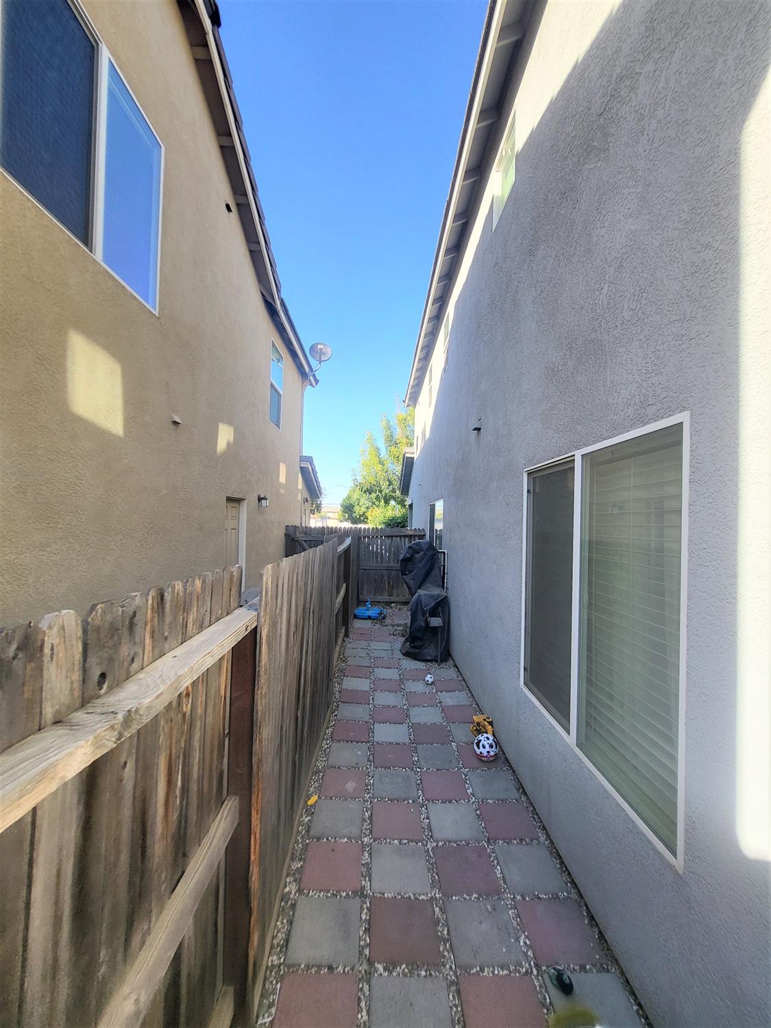 1842 Preston Ct, Ceres, CA 95307