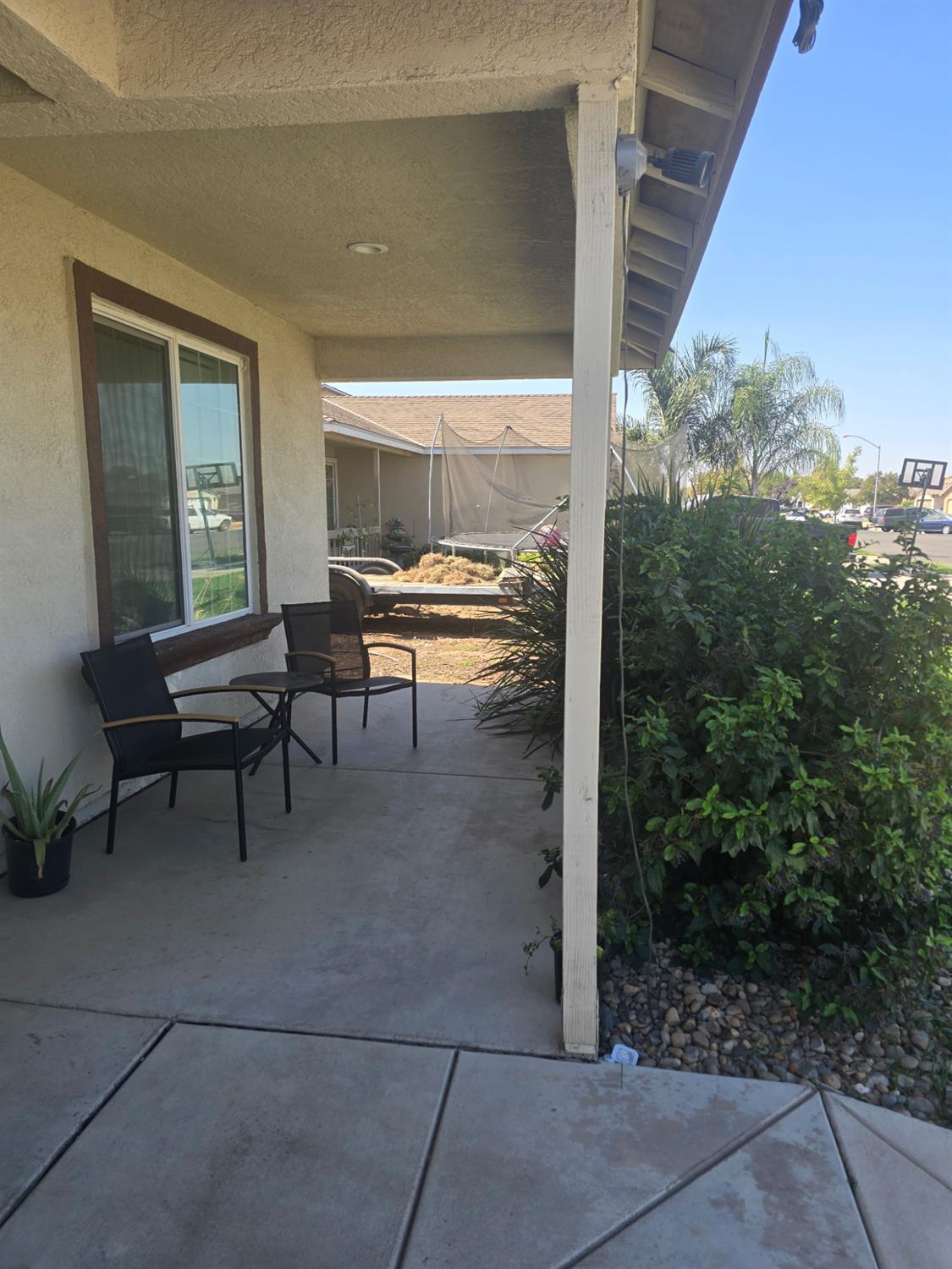 272 E San Pedro St, Merced, CA 95341