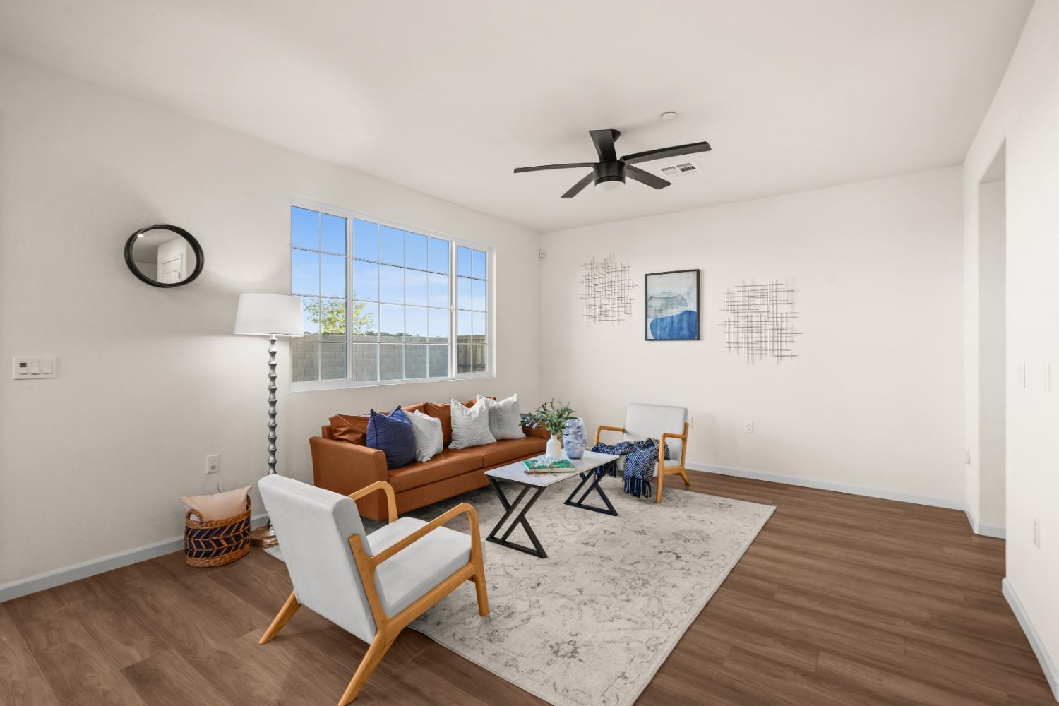 901 Farnham Dr, Patterson, CA 95363