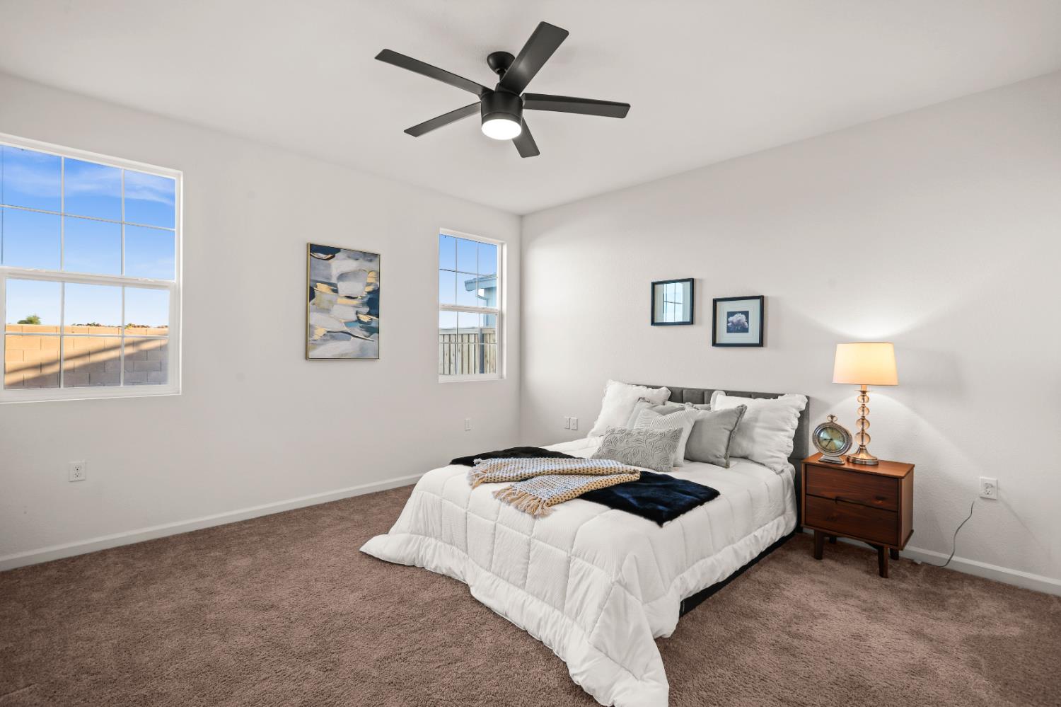 901 Farnham Dr, Patterson, CA 95363