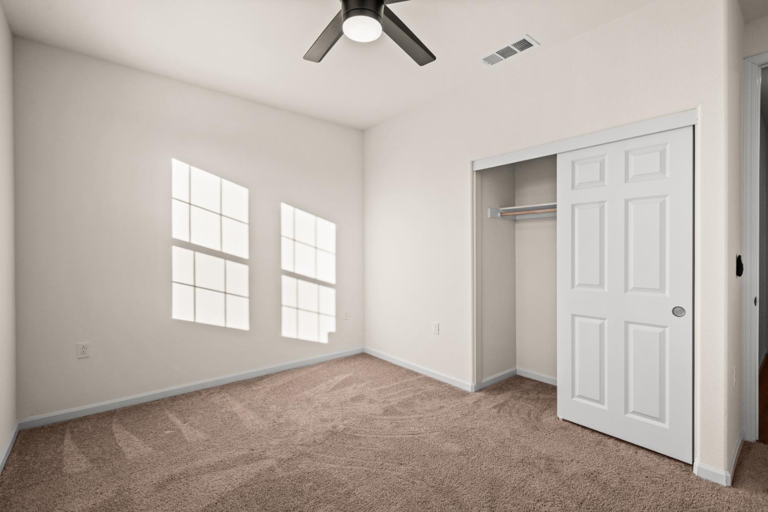 901 Farnham Dr, Patterson, CA 95363