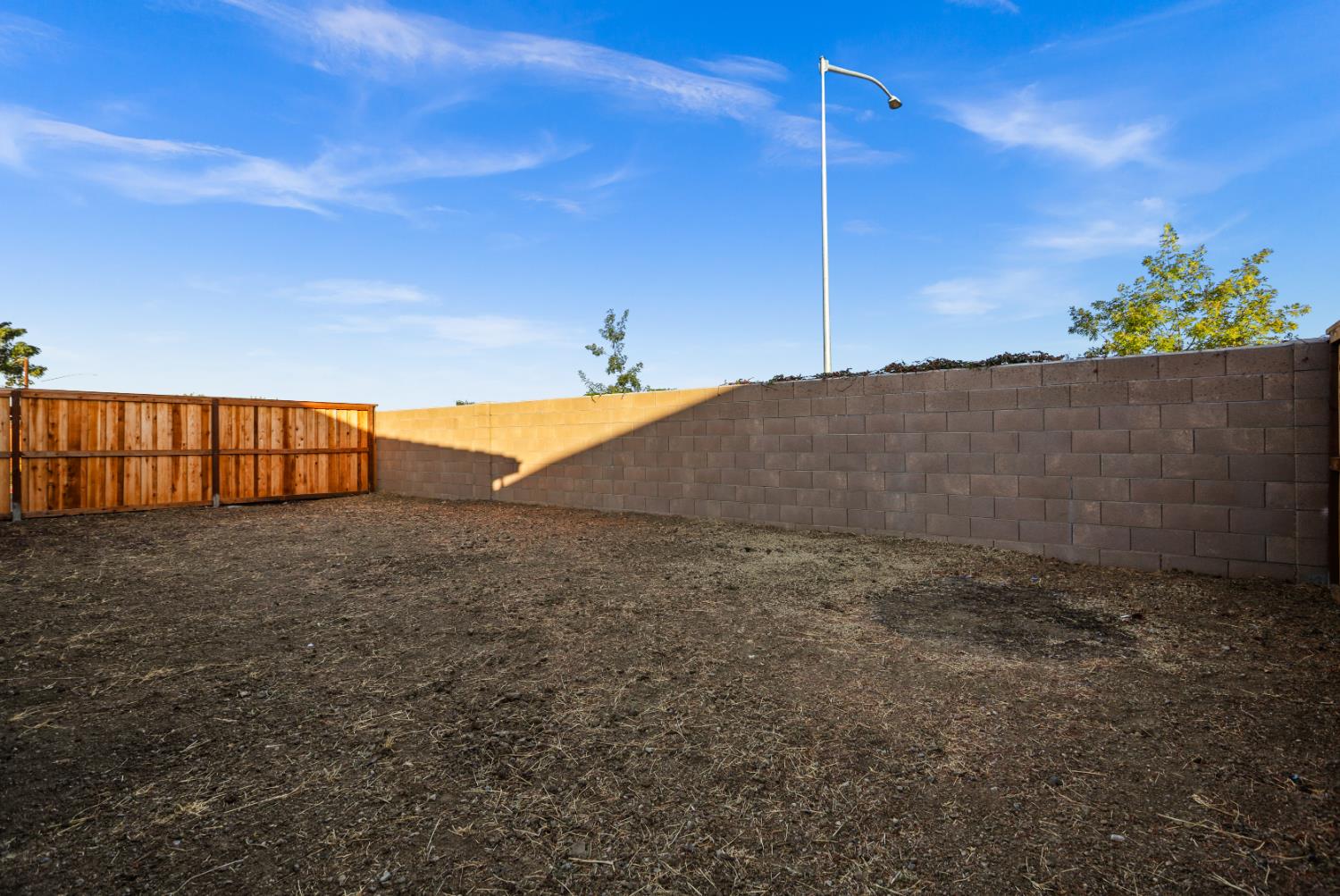 901 Farnham Dr, Patterson, CA 95363