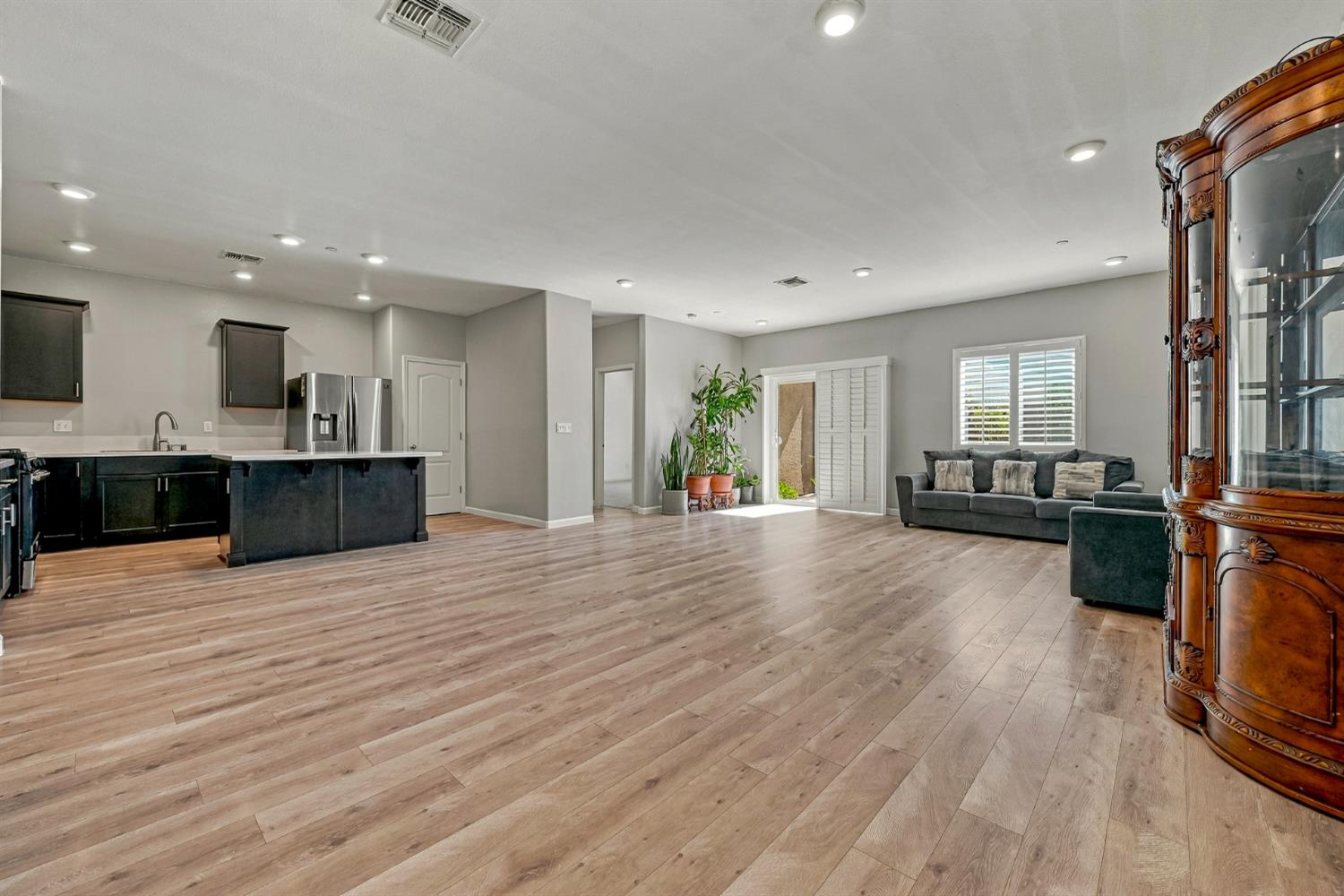 638 Phelps Dr, Merced, CA 95348