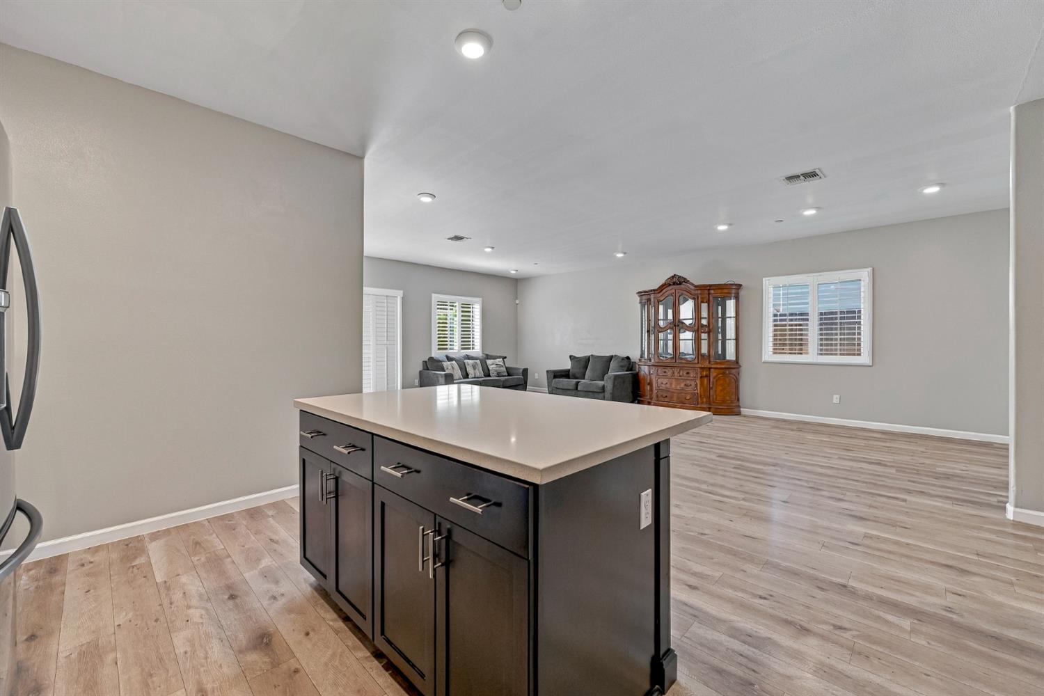 638 Phelps Dr, Merced, CA 95348