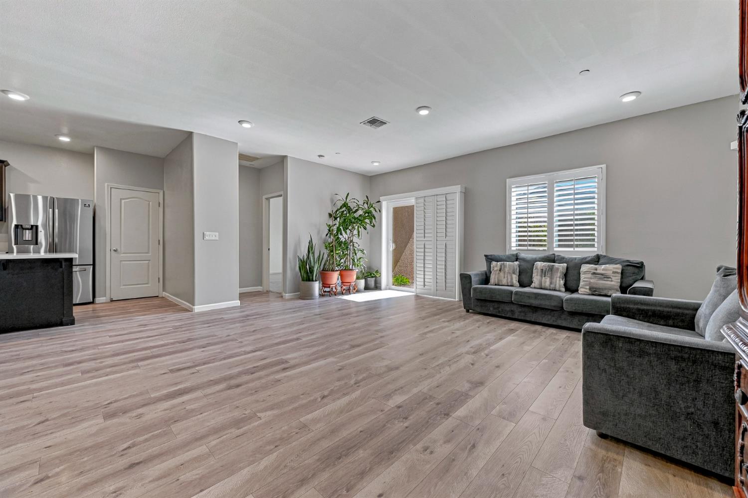 638 Phelps Dr, Merced, CA 95348