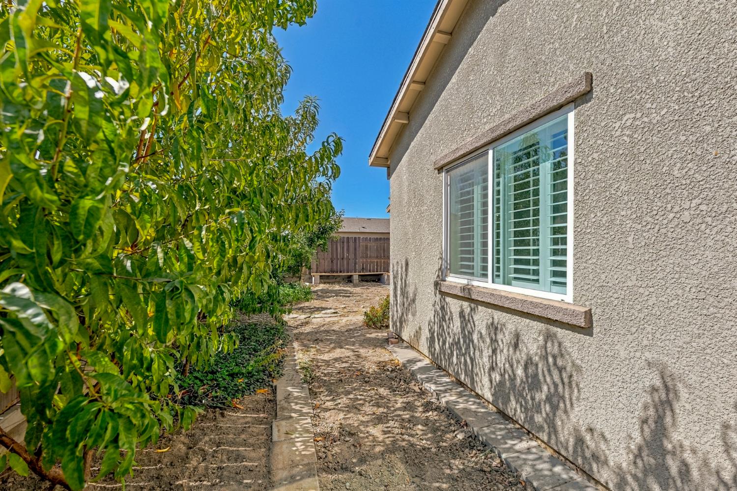 638 Phelps Dr, Merced, CA 95348