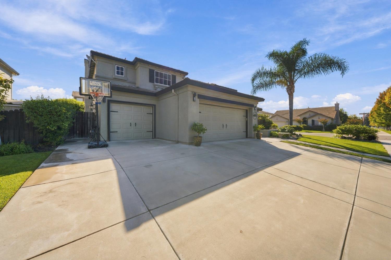 1530 Calhoun Ave, Ripon, CA 95366