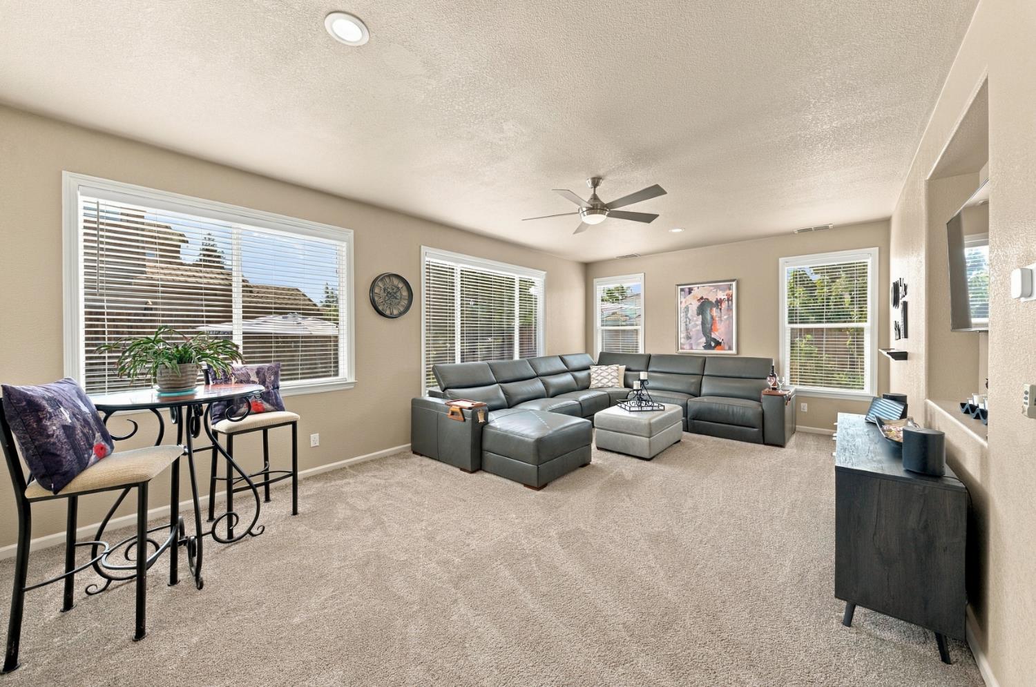 1530 Calhoun Ave, Ripon, CA 95366