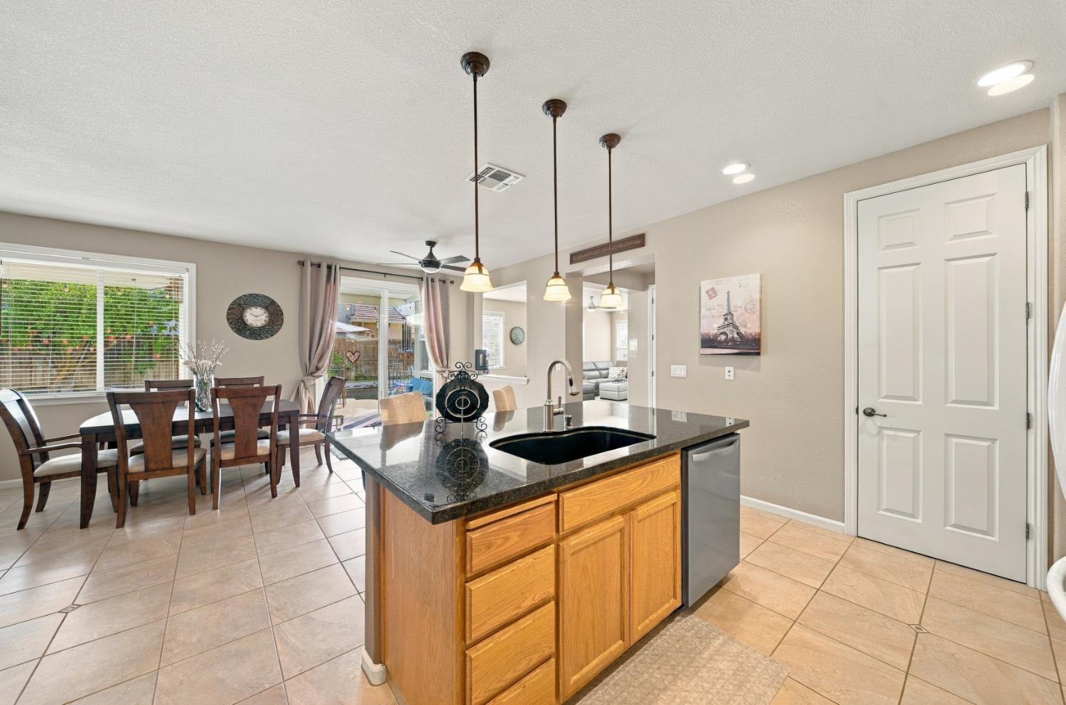 1530 Calhoun Ave, Ripon, CA 95366