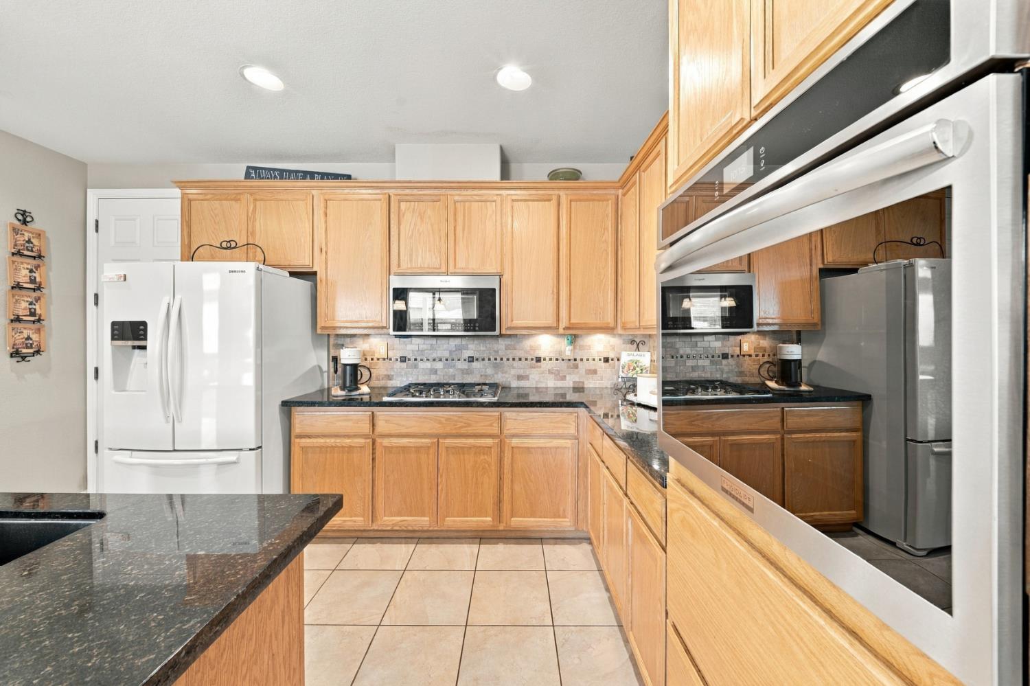 1530 Calhoun Ave, Ripon, CA 95366