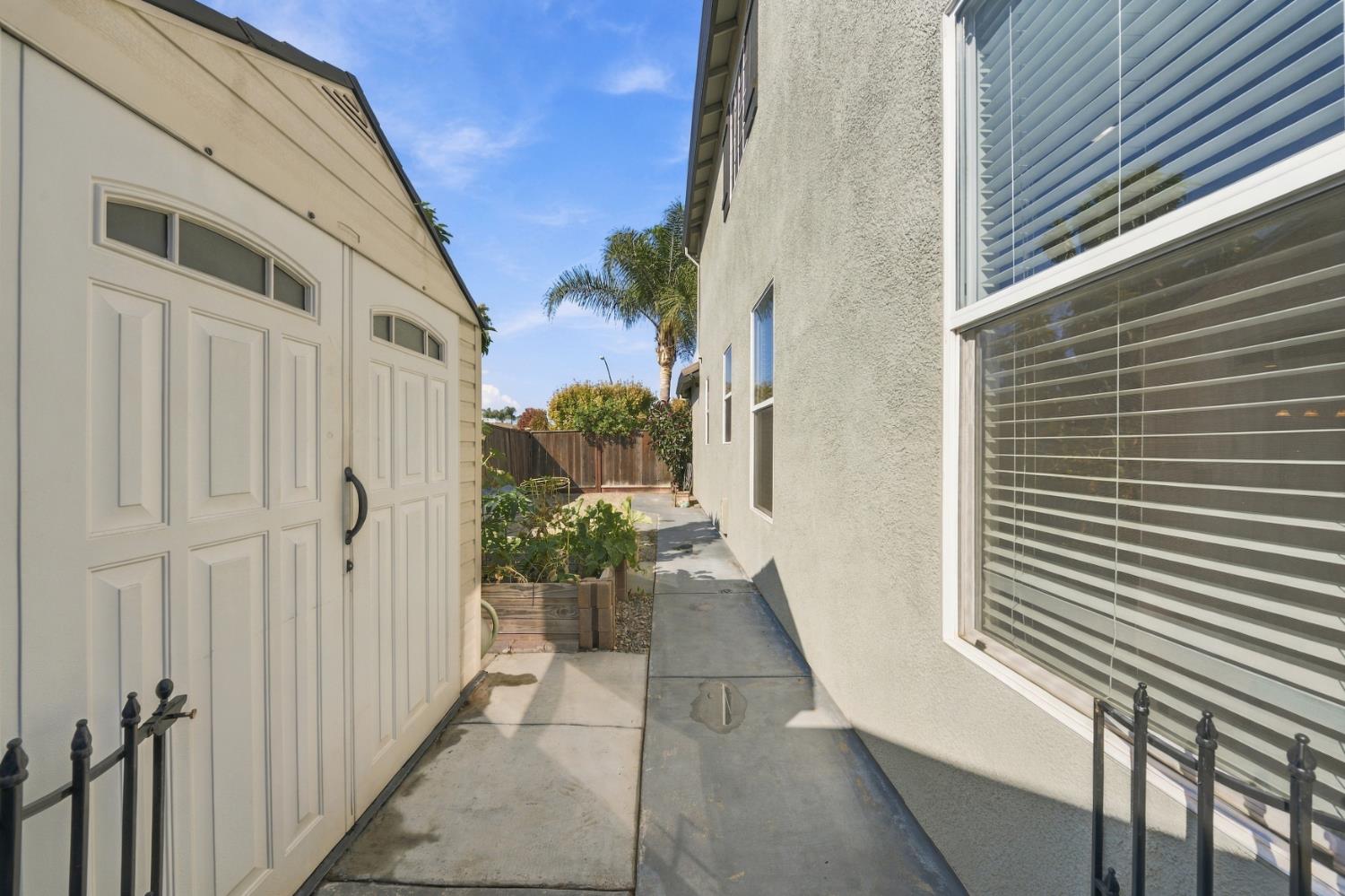 1530 Calhoun Ave, Ripon, CA 95366