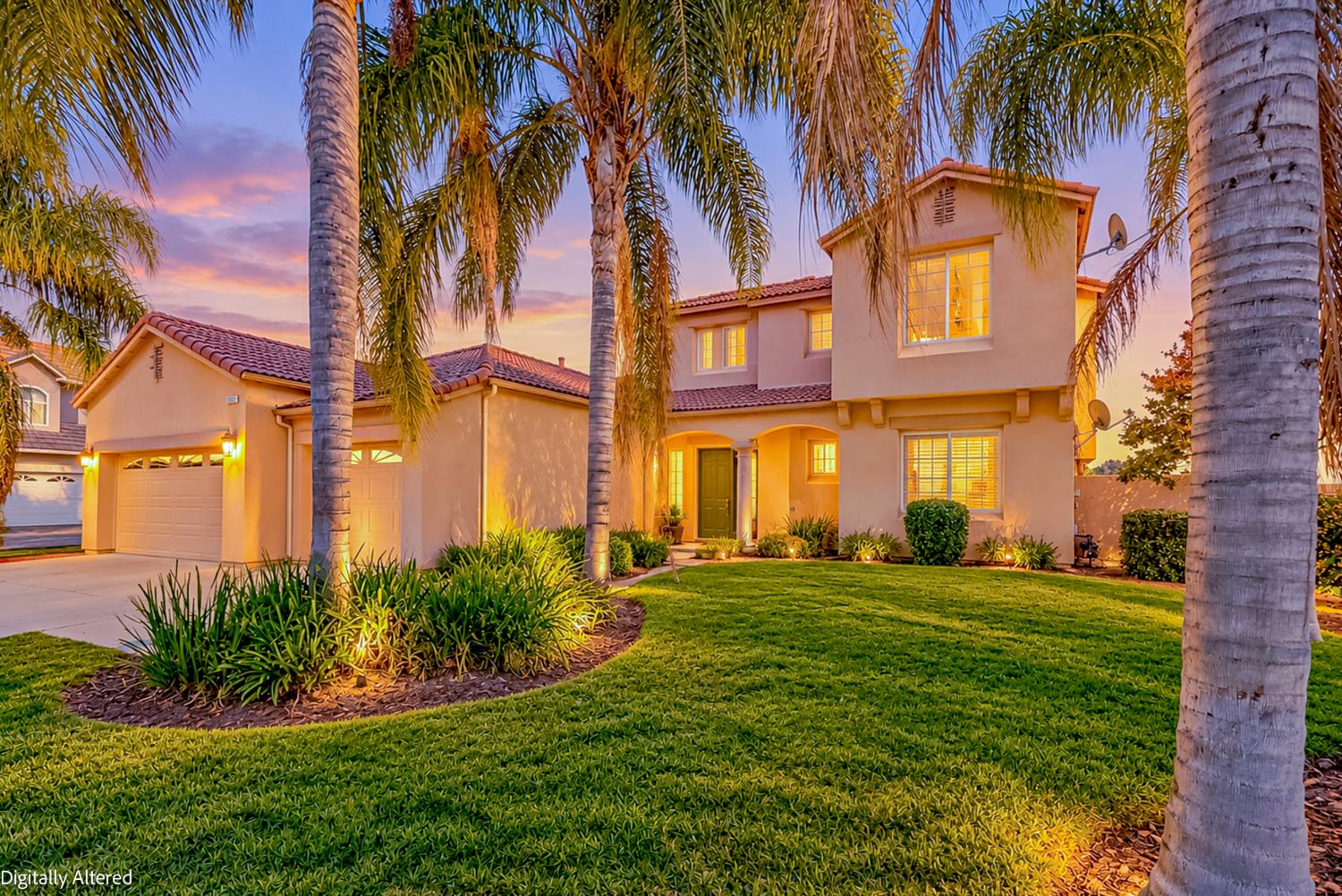 8185 Lake Shore Dr, Chowchilla, CA 93610