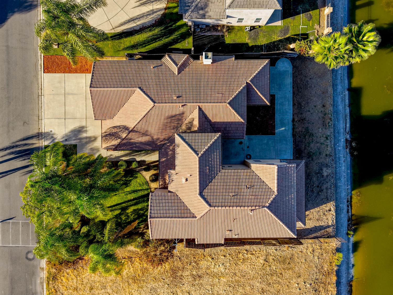 8185 Lake Shore Dr, Chowchilla, CA 93610