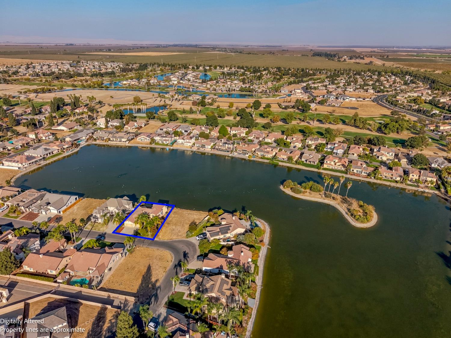 8185 Lake Shore Dr, Chowchilla, CA 93610