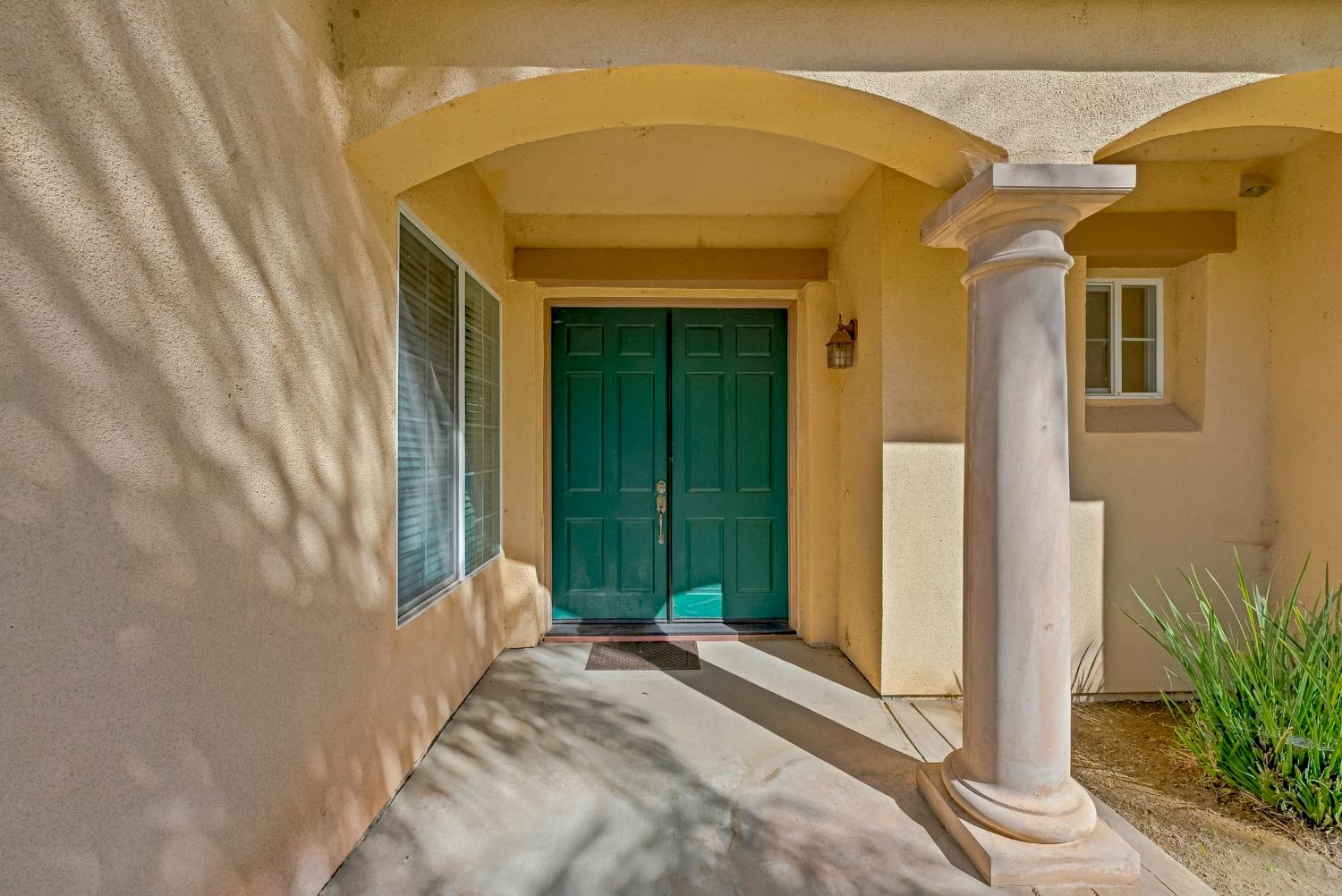 8185 Lake Shore Dr, Chowchilla, CA 93610
