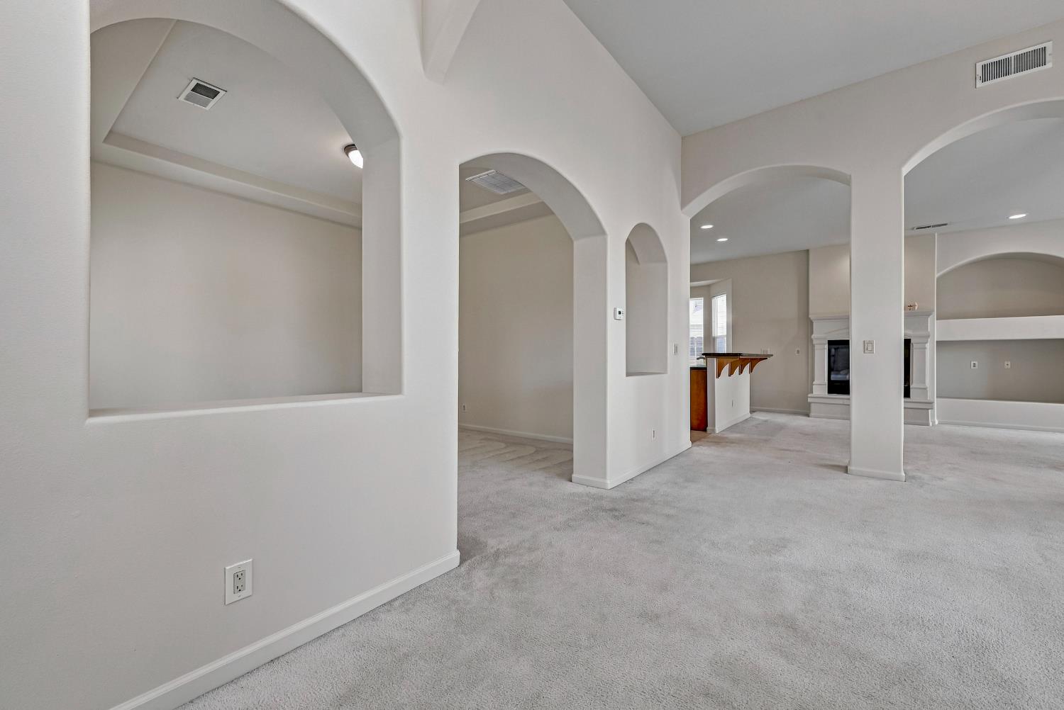 8185 Lake Shore Dr, Chowchilla, CA 93610