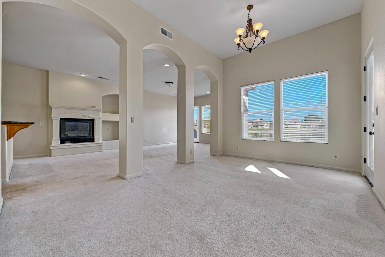 8185 Lake Shore Dr, Chowchilla, CA 93610
