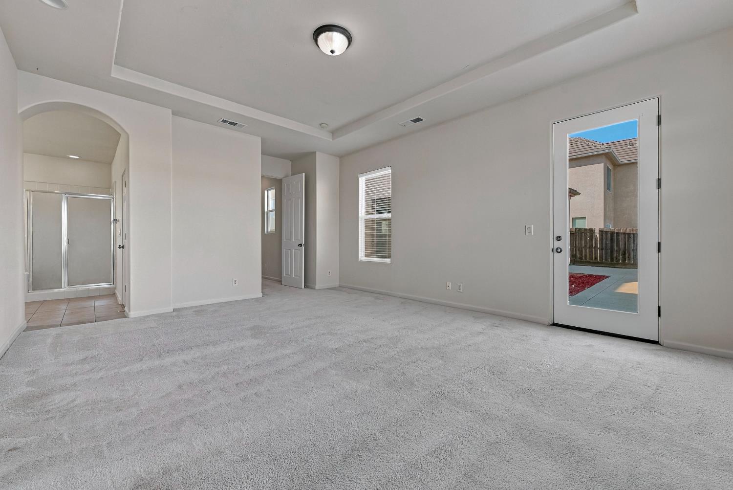 8185 Lake Shore Dr, Chowchilla, CA 93610